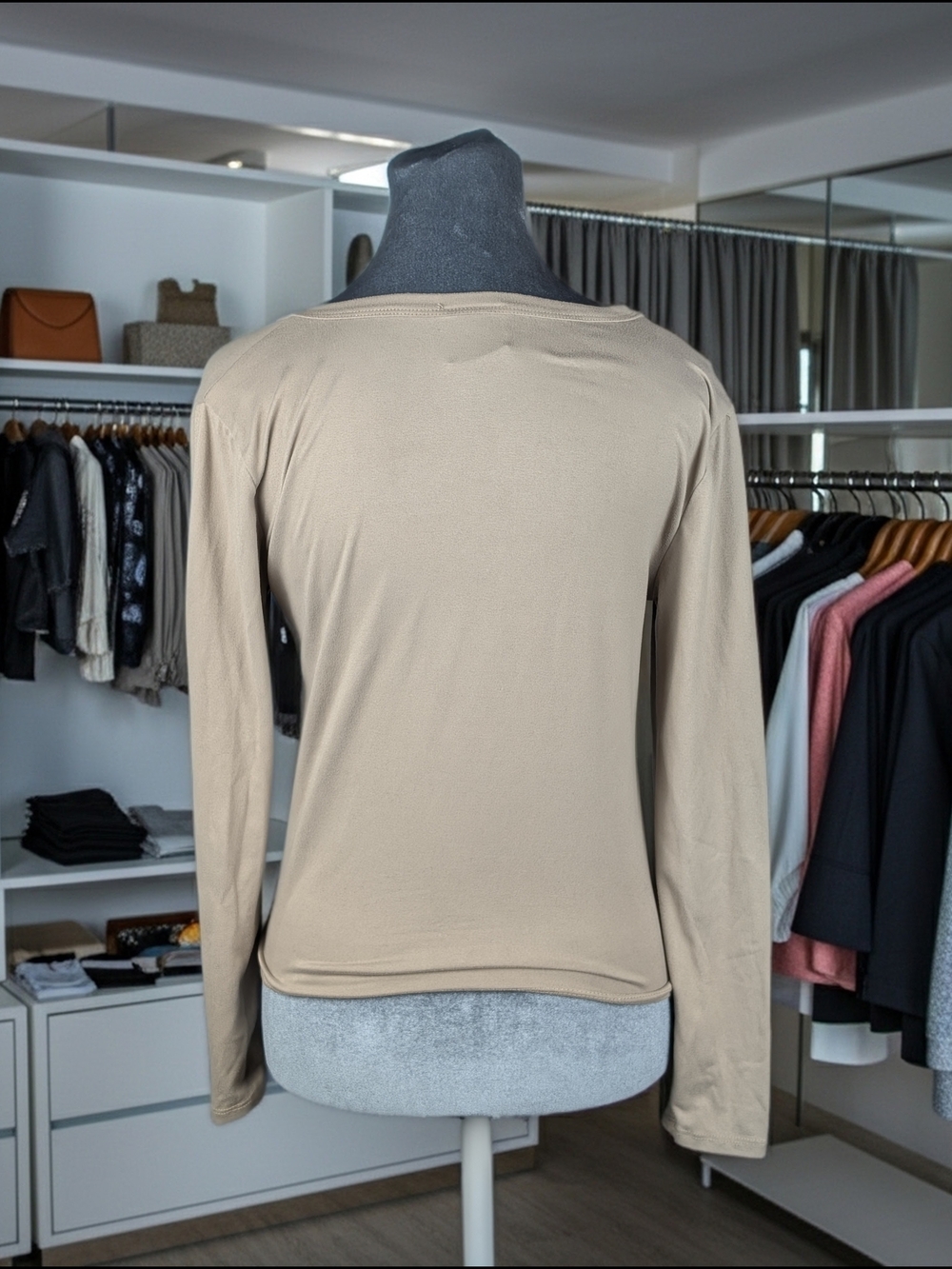 Olivia Rae Beige V-Neck Long Sleeve Blouse Women's Size S - Picture 3 of 5
